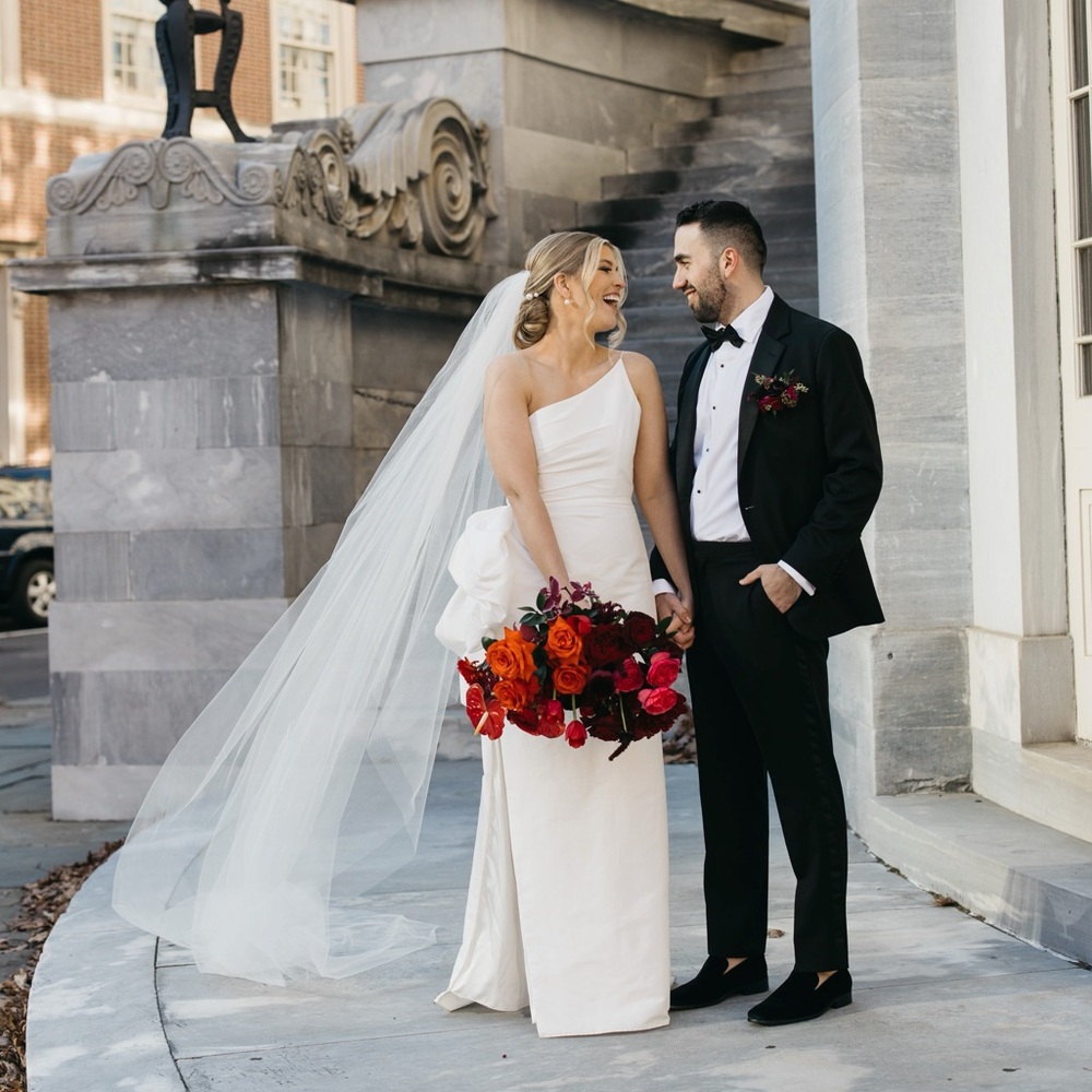 meet your posher, ellie 👩🏼‍⚕️🧘🏼‍♀️🍁🐱💁🏼‍♀️